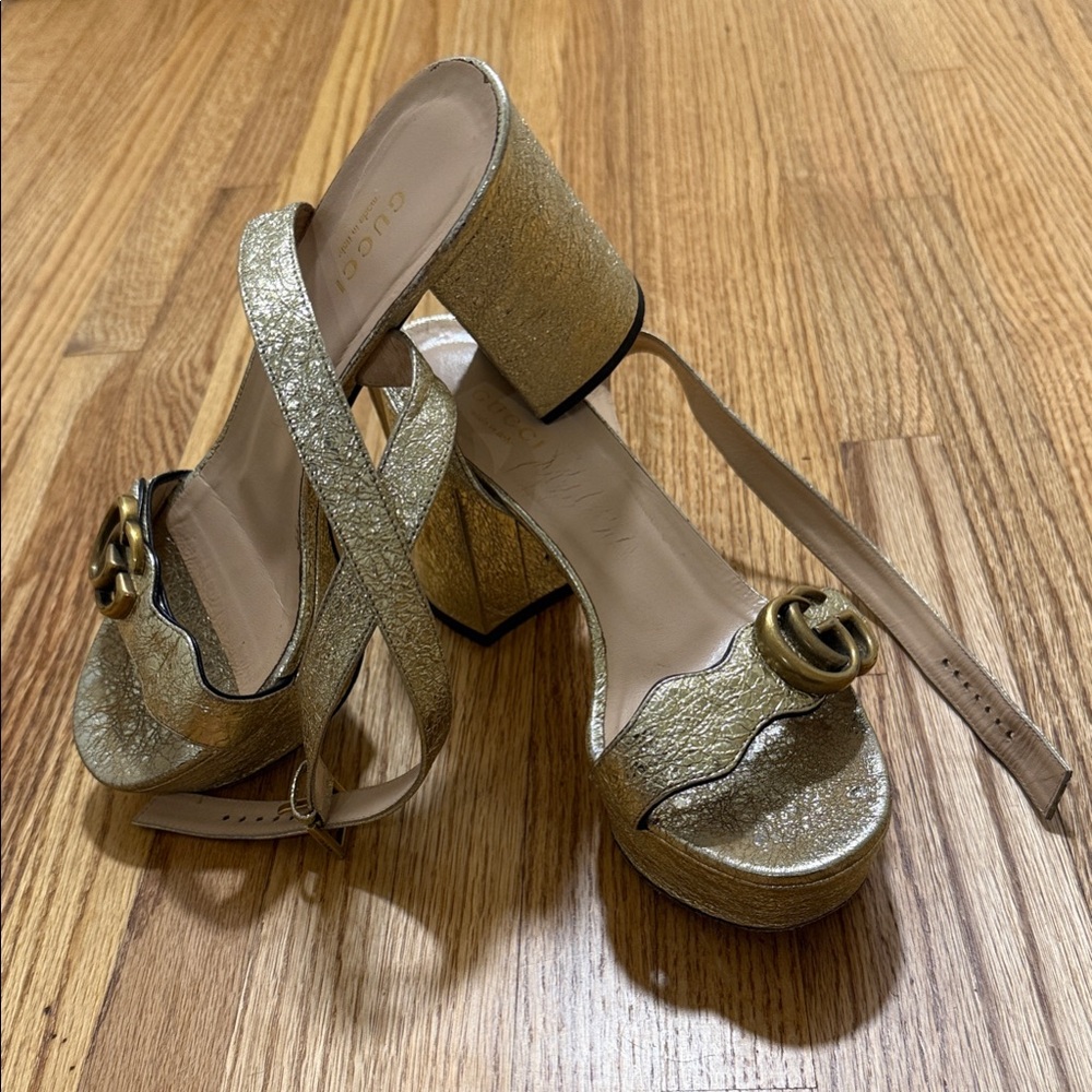 Gucci 573022 GG Marmont Metallic Leather Platform Sandals